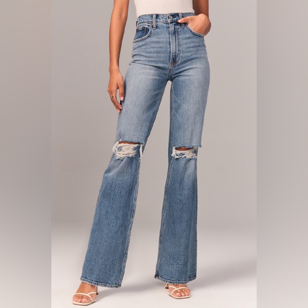 Abercrombie & Fitch The 90s Relaxed Jean Ultra High Rise